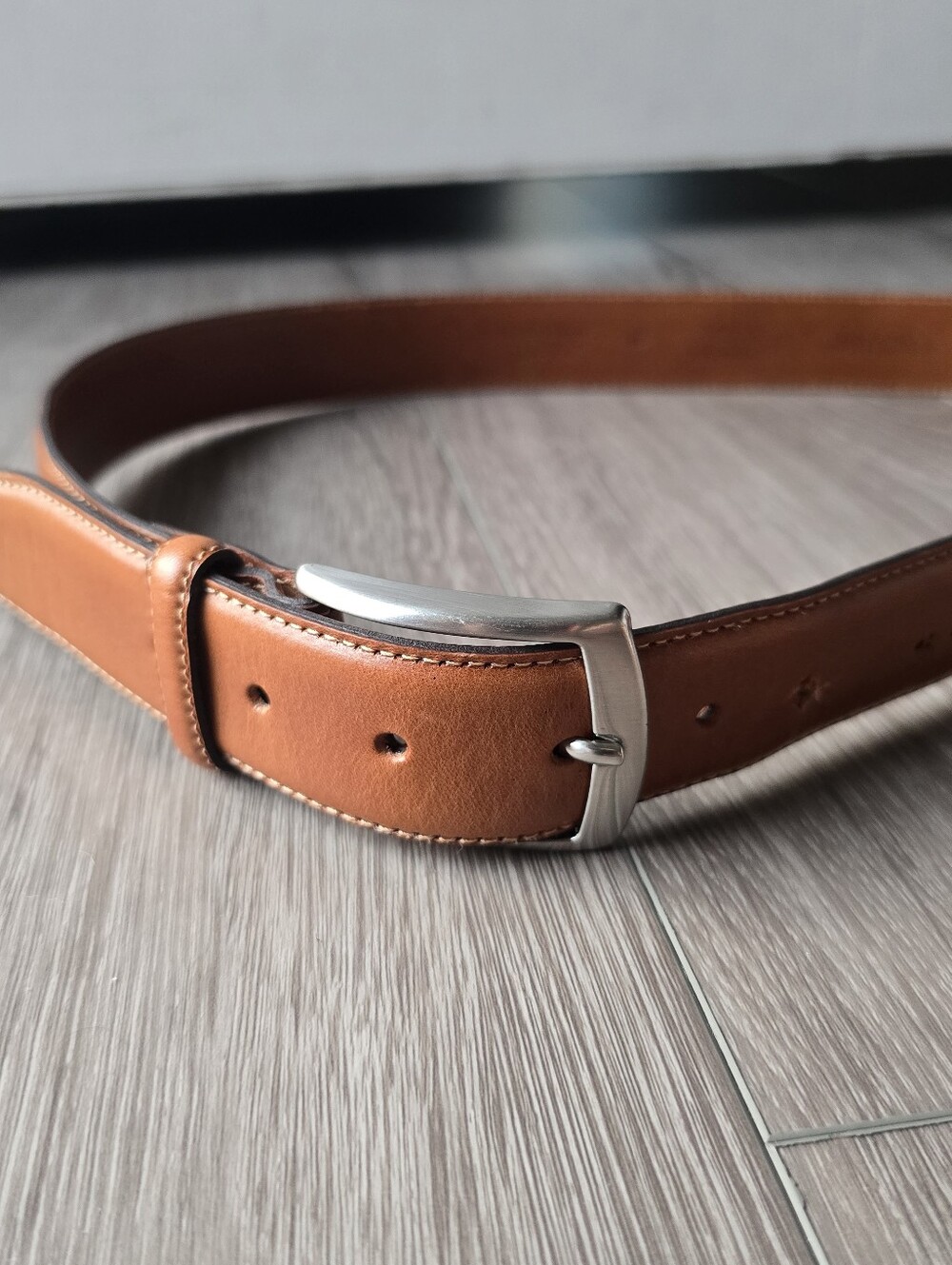 Nordstrom Mens Shop Tan Leather Dress Belt 36 Made in Italy Brogue Perforated